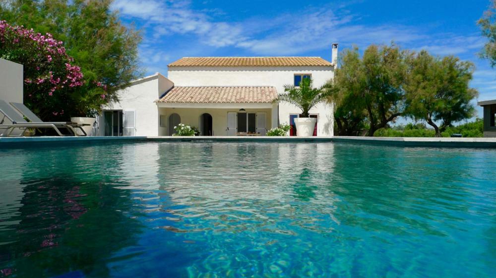 Mas Des Cabidoules Bed and Breakfast Σαιντ-Μαρί-ντε-λα-Μερ Εξωτερικό φωτογραφία
